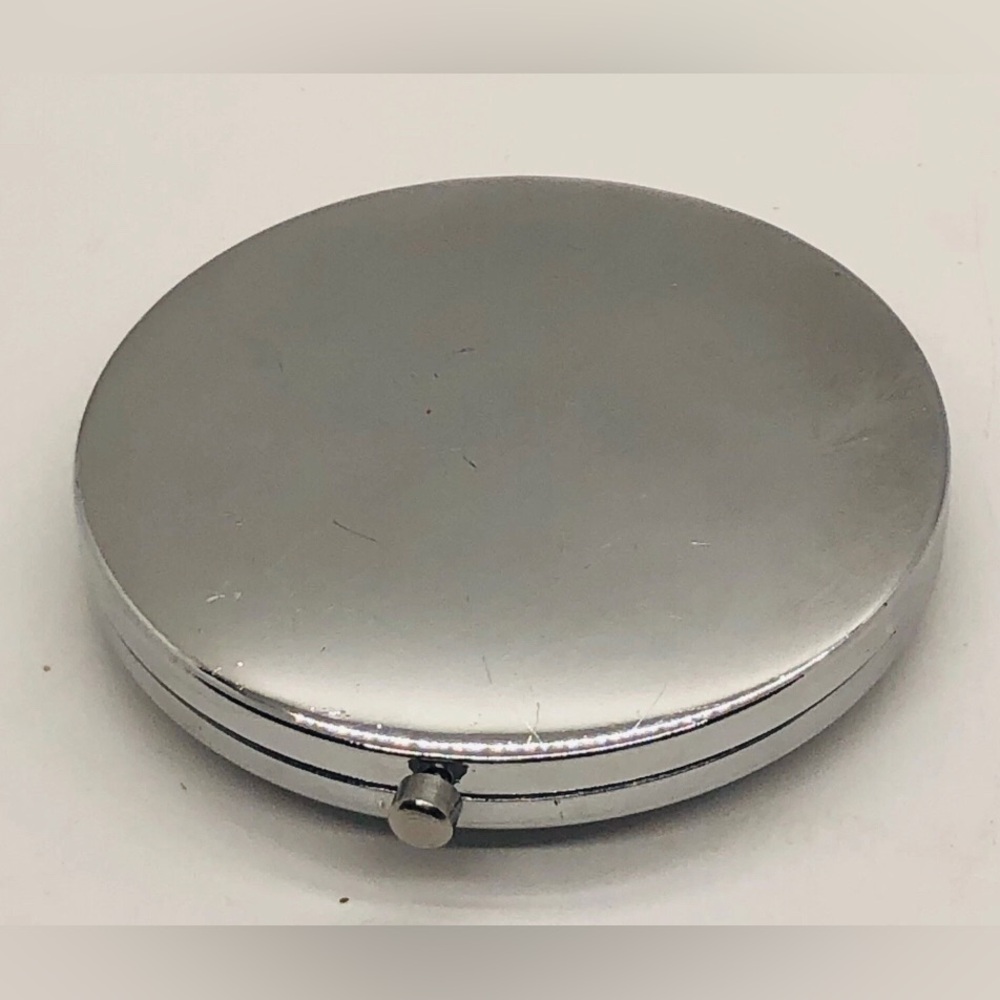 The Ritz-Carlton Amber Diamond Cut Two Sided Magnifying Compact Mirror - Picture 4 of 4